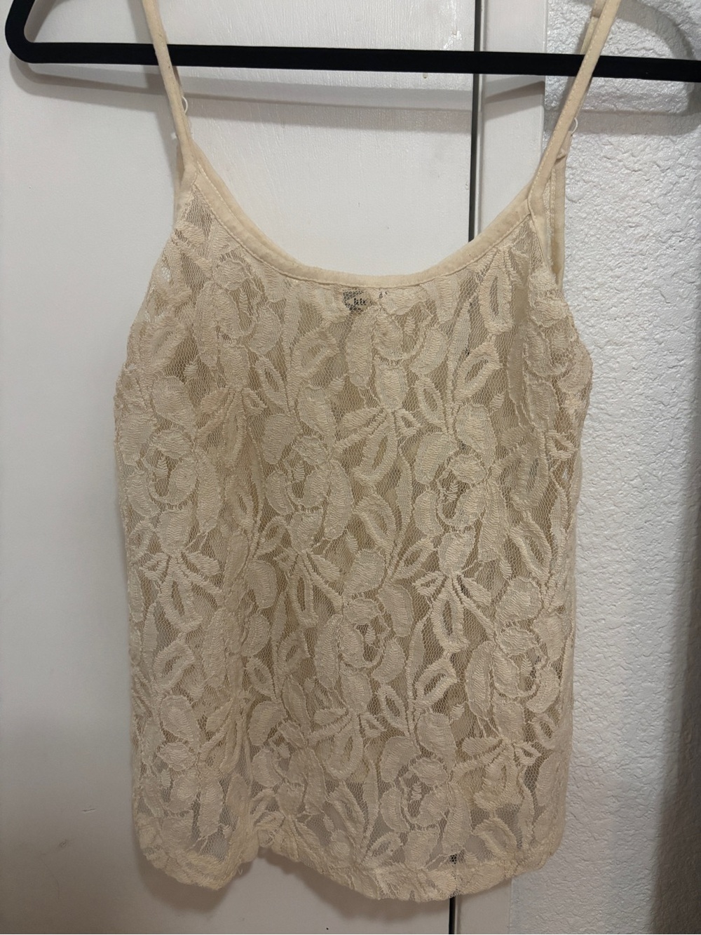 Vintage Y2K Kirra Lace Overlay Cami tank in Cream small boho adjustable strap